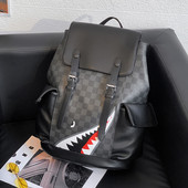 Модерна кожена раница с джобове и дръжка подходяща за мъже и жени