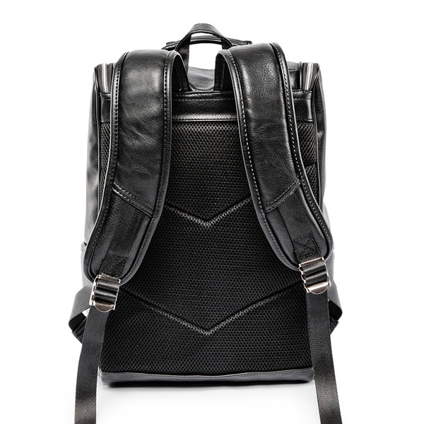 Нов модел кожена раница с джобове и дръжка 