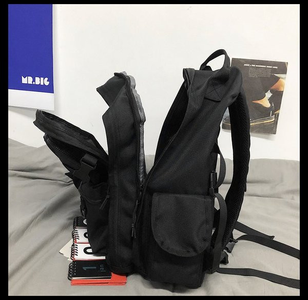 Мъжка раница с аксесоар и предни джобове