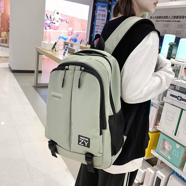 Ежедневна мъжка раница с цип и емблема