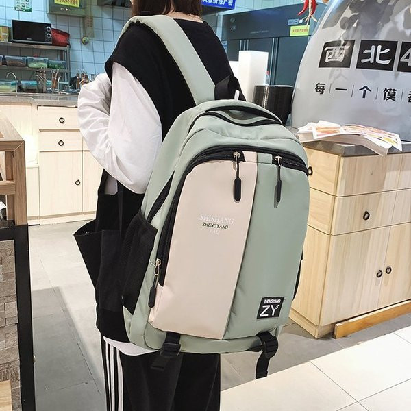 Ежедневна мъжка раница с цип и емблема