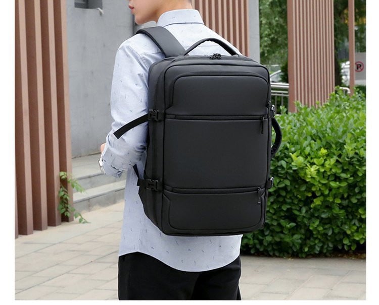 Нов модел водоустойчива раница с широки презрамки  - подходяща за път