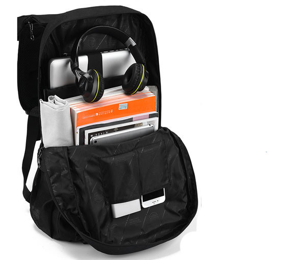 Мъжка водоустойчива раница с емблема и катарами