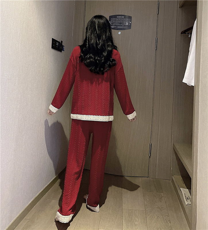 Дамска дълга пижама с овално деколте