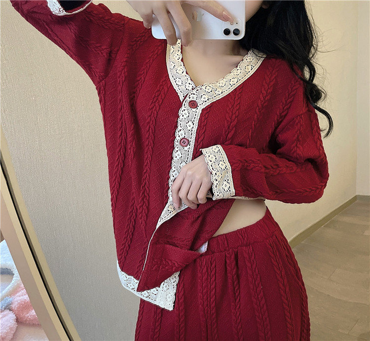 Дамска дълга пижама с овално деколте