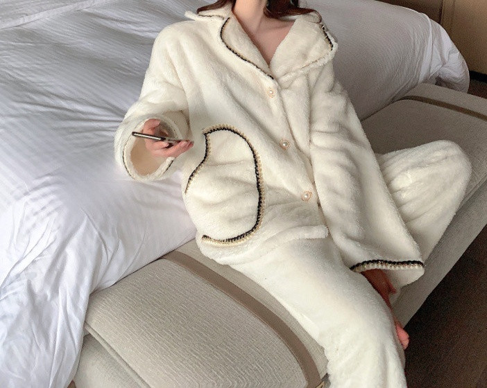 Дамска пижама широк модел с копчета