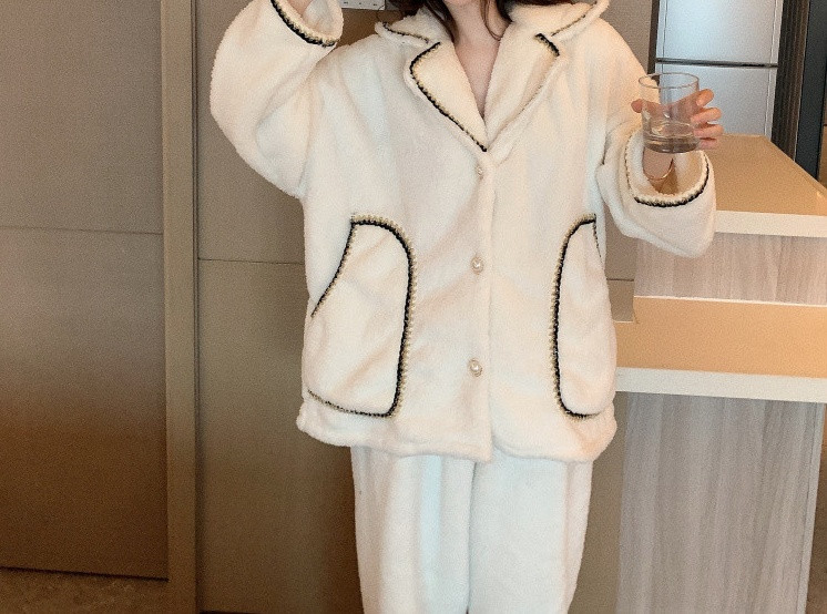 Дамска пижама широк модел с копчета