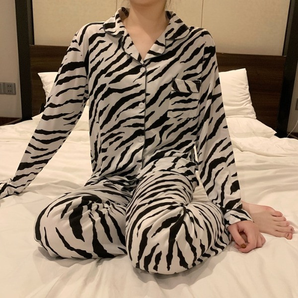 Дамска актуална пижама с животински принт и джоб в два модела