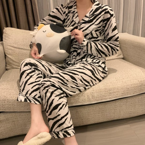 Дамска актуална пижама с животински принт и джоб в два модела