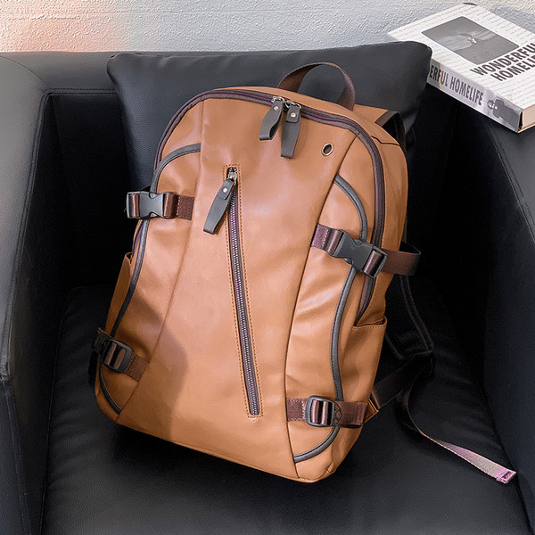 Мъжка раница в кафяв цвят от еко кожа с цип