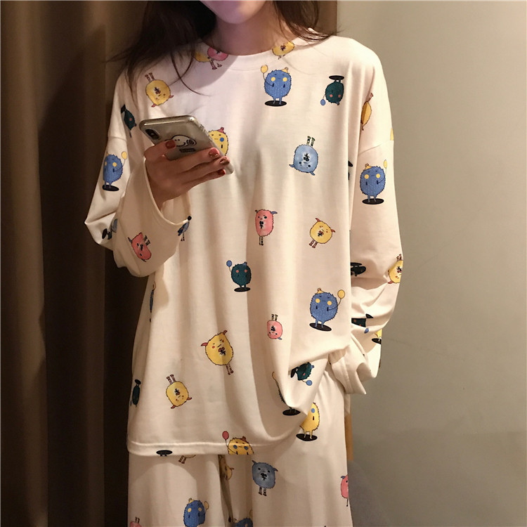 Дамска пижама широк модел с овално деколте