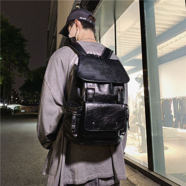 Мъжка кожена раница с катарама и преден джоб