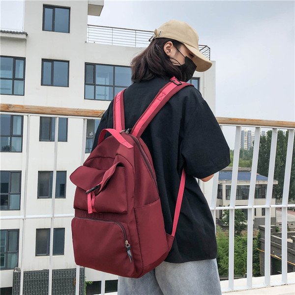 Модерна раница с джоб и цип подходяща за мъже и жени 