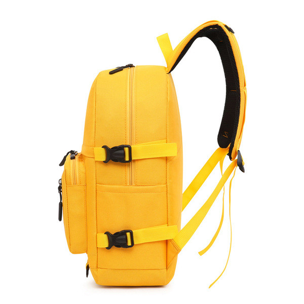 Ежедневна раница с ципове и емблема 