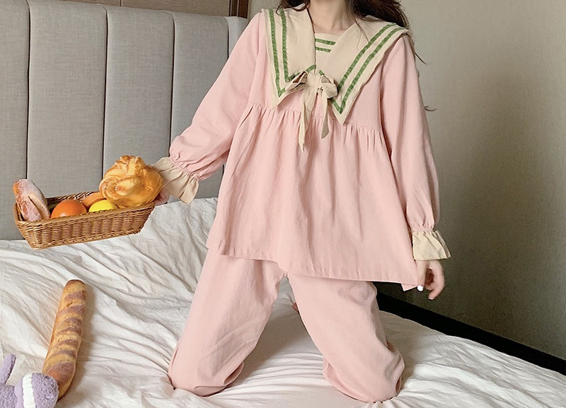 Актуална дамска пижама широк модел