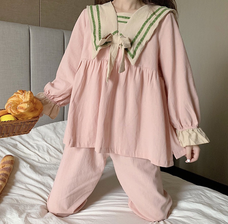 Актуална дамска пижама широк модел