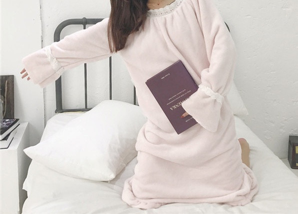 Дамска дълга нощница широк модел