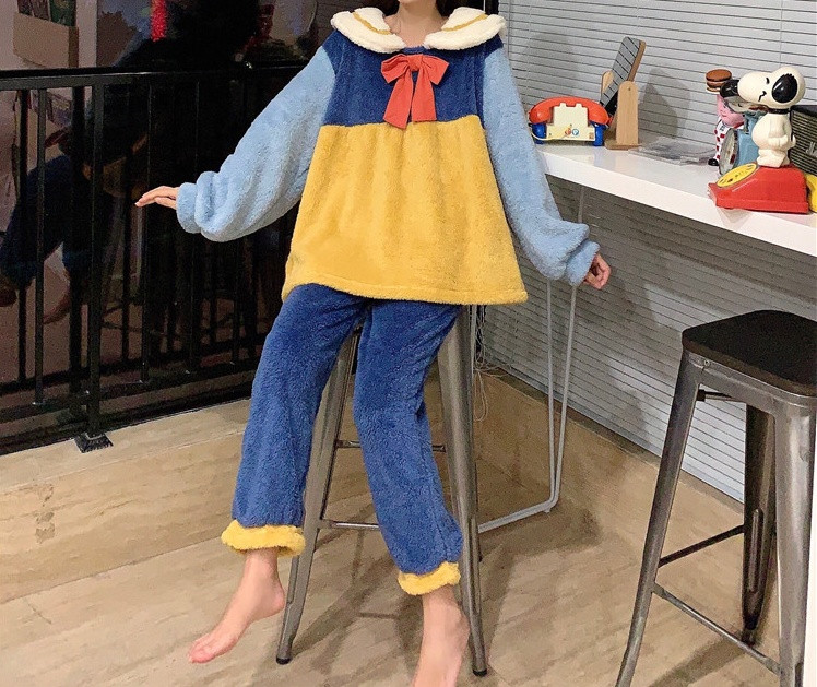 Дамска актуална пижама широк модел