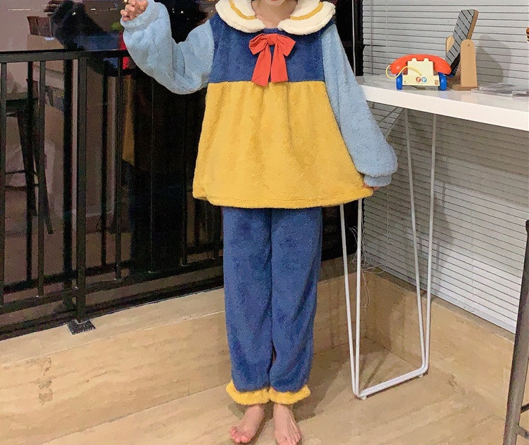 Дамска актуална пижама широк модел