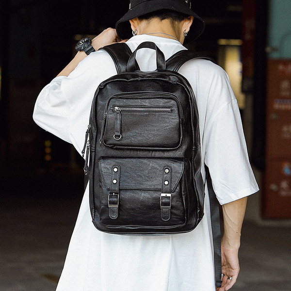 Кожена мъжка черна раница с предни джобове