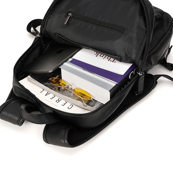 Кожена мъжка черна раница с предни джобове