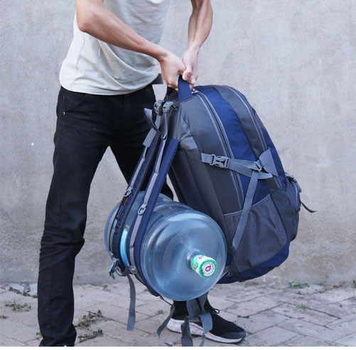 Мъжка спортна раница с бродерия и цип