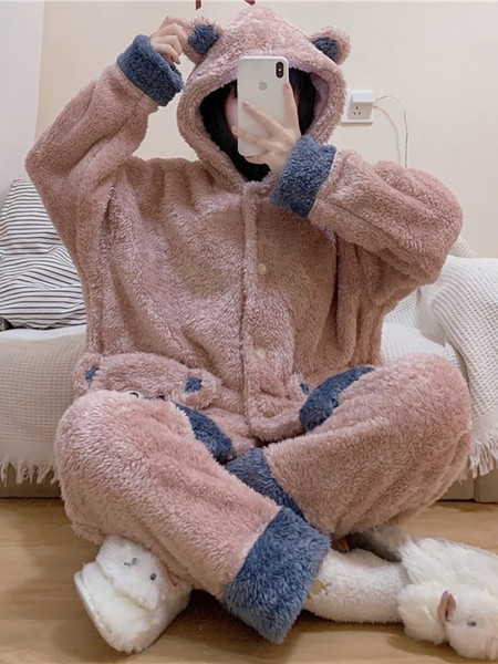 Дамска пижама широк модел с качулка и джобове