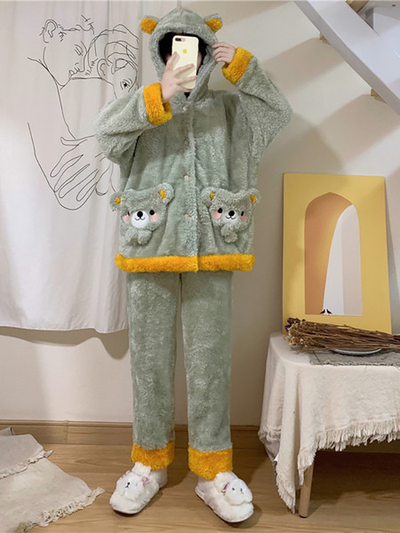 Дамска пижама широк модел с качулка и джобове