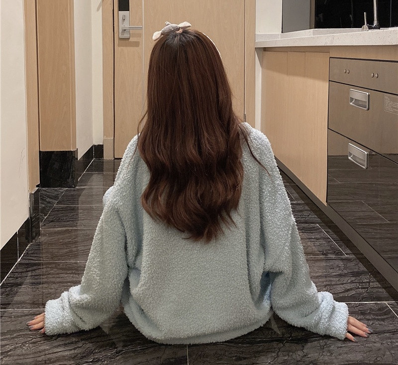 Дамска модерна пижама с овално деколте широк модел