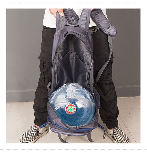 Мъжка раница с джобове в няколко цвята - подходяща за път