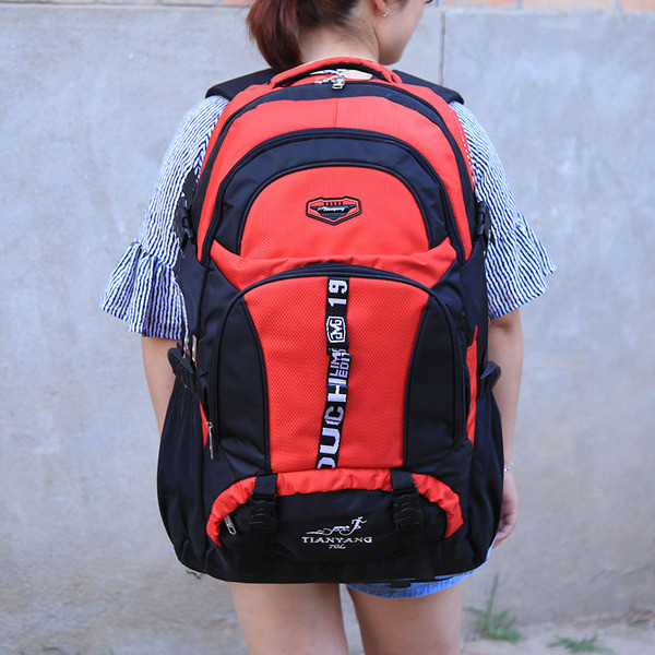 Ежедневна мъжка раница  с преден джоб в няколко цвята 