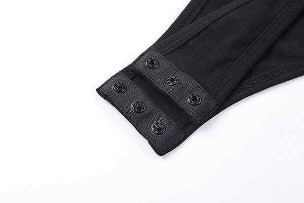 Model simplu de corp de dama cu bretele subtiri