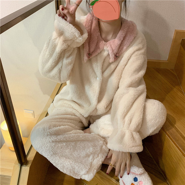 Pijamale de dama model uni cu nasturi