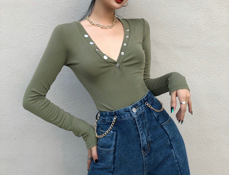 Нов модел дамско боди с дълбоко шпиц деколте и копчета