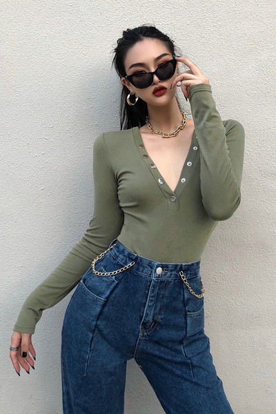 Corp de damă cu nasturi și decolteu adânc în verde