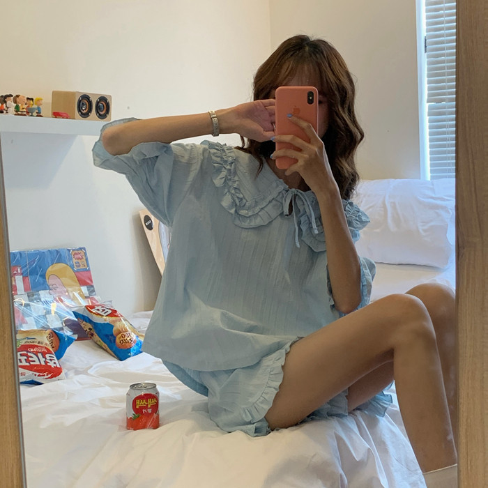 Дамска пижама изчистен модел с връзки