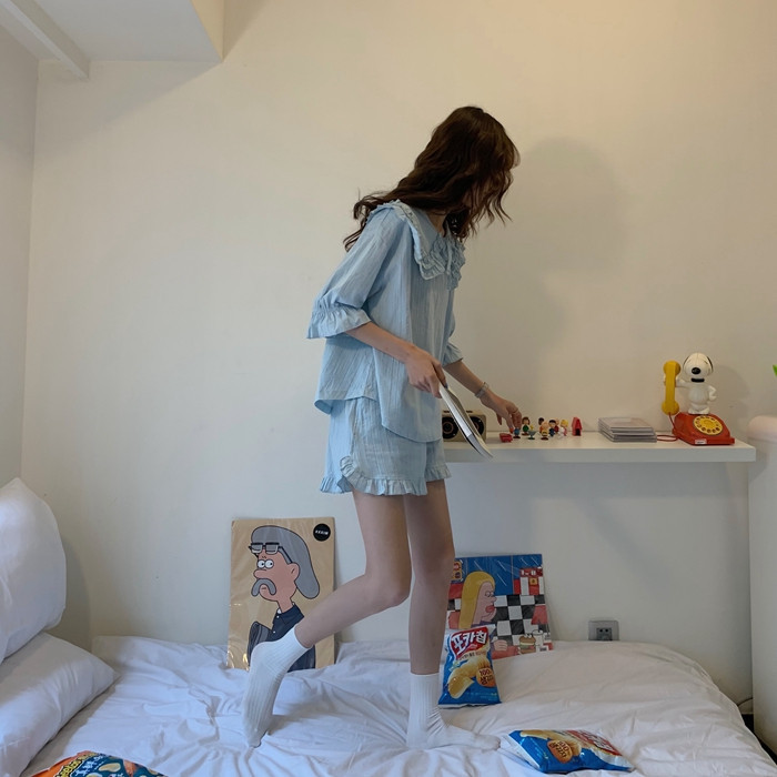 Дамска пижама изчистен модел с връзки