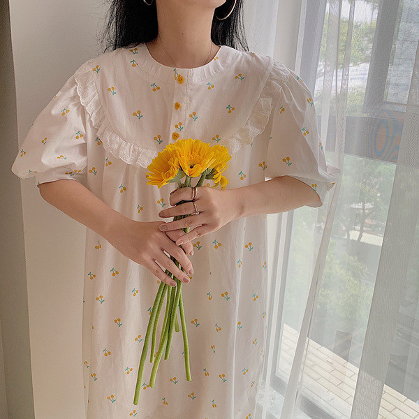 Дамска актуална нощница с шарка и къс ръкав