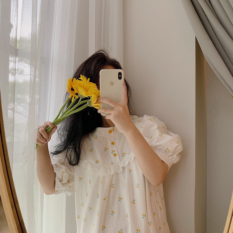 Дамска актуална нощница с шарка и къс ръкав