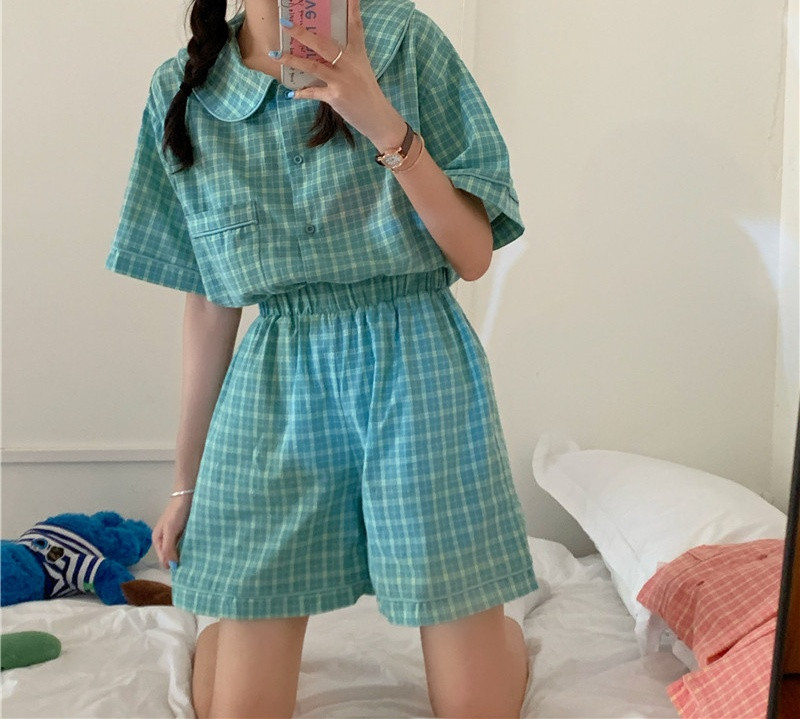 Дамска актуална карирана пижама с къс ръкав и джоб