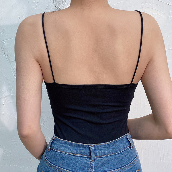 Дамско боди в черен цвят с тънки презрамки