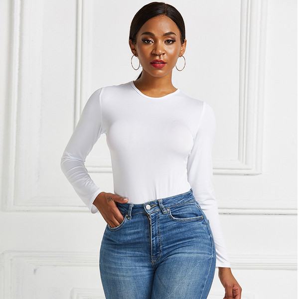 Model nou de corp de dama cu decolteu oval si maneci lungi