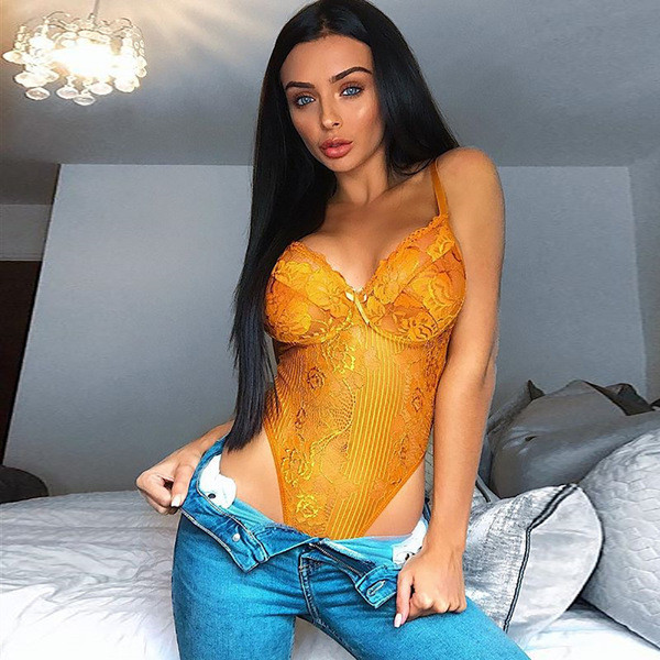 Body modern din dantelă cu bretele subțiri