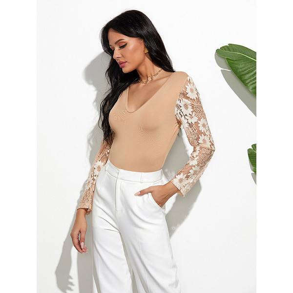 Μοντέρνο γυναικείο κορμάκι με λουλουδάτο μοτίβο