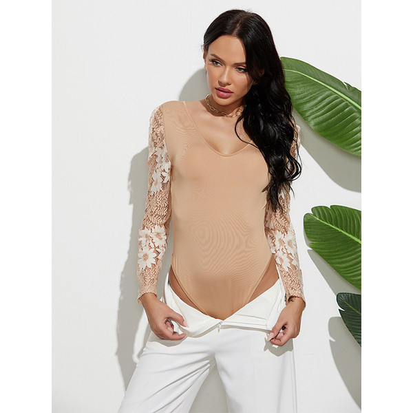 Μοντέρνο γυναικείο κορμάκι με λουλουδάτο μοτίβο