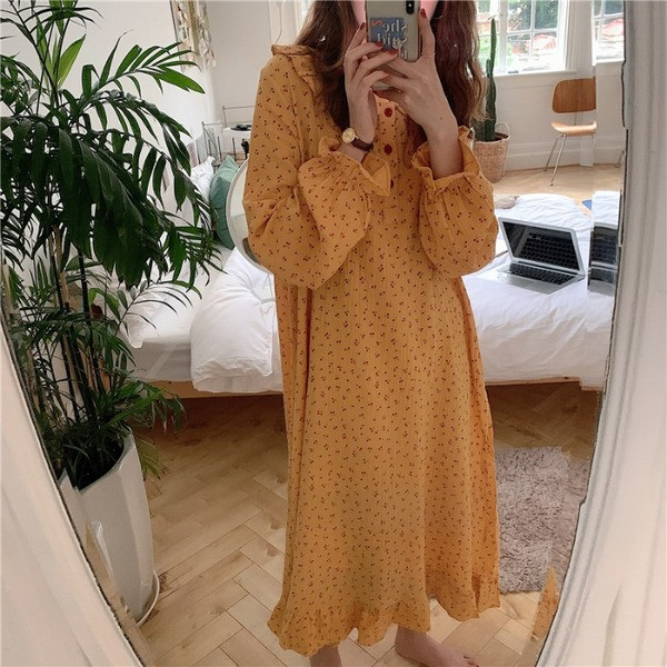 Cămașă de noapte de damă cu model și decolteu oval