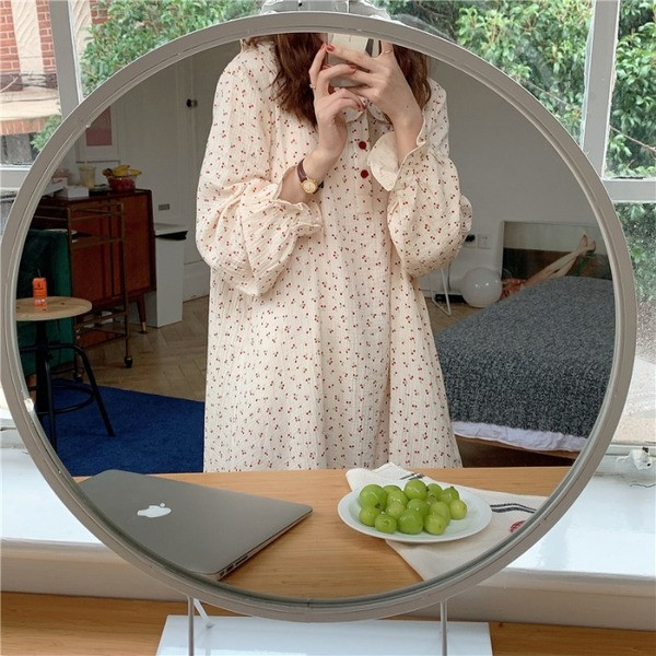 Cămașă de noapte de damă cu model și decolteu oval