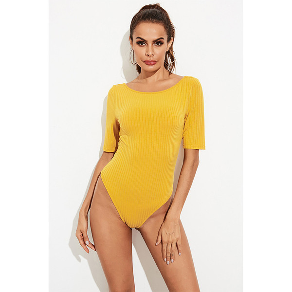 Body zilnic de damă cu mâneci scurte și decolteu oval