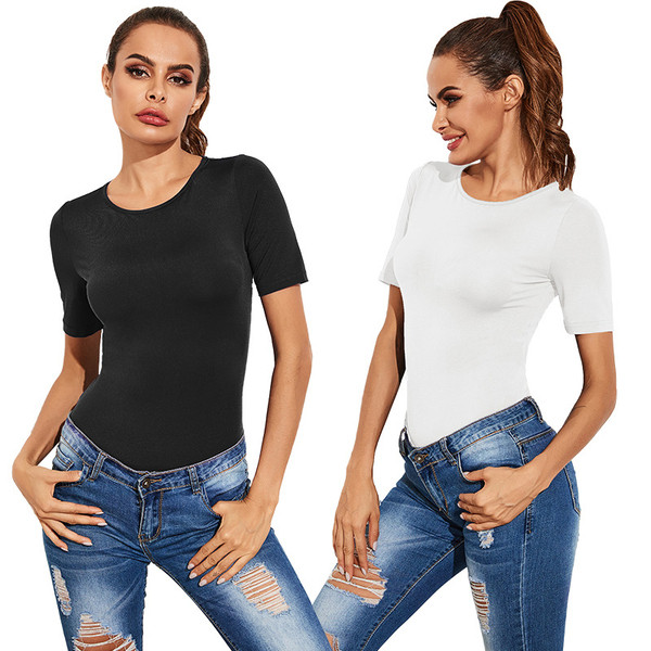 Καθημερινό γυναικείο κορμάκι με κοντά μανίκια σε λευκό και μαύρο χρώμα