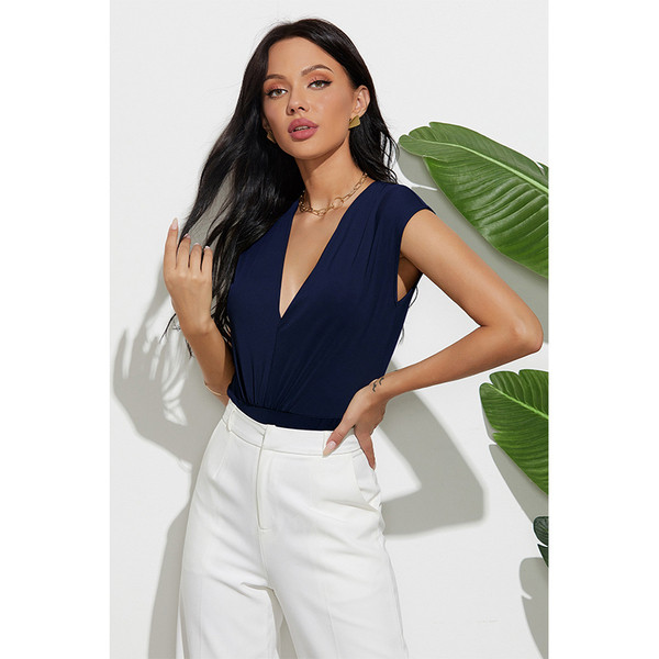 Γυναικείο καθημερινό κορμάκι με βαθύ ντεκολτέ σε μπλε και μαύρο χρώμα